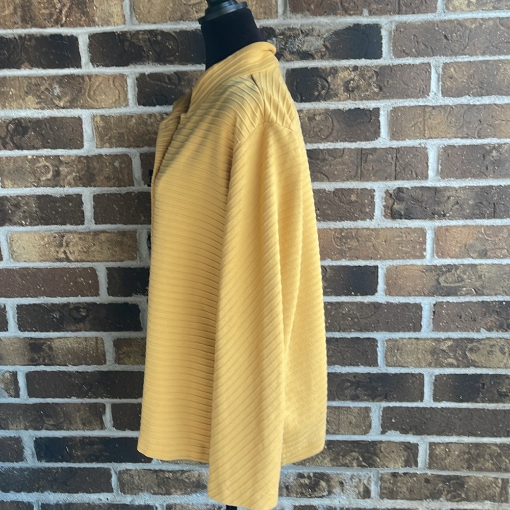 Lightweight M Collection Yellow Jacket - Picture 2 of 4